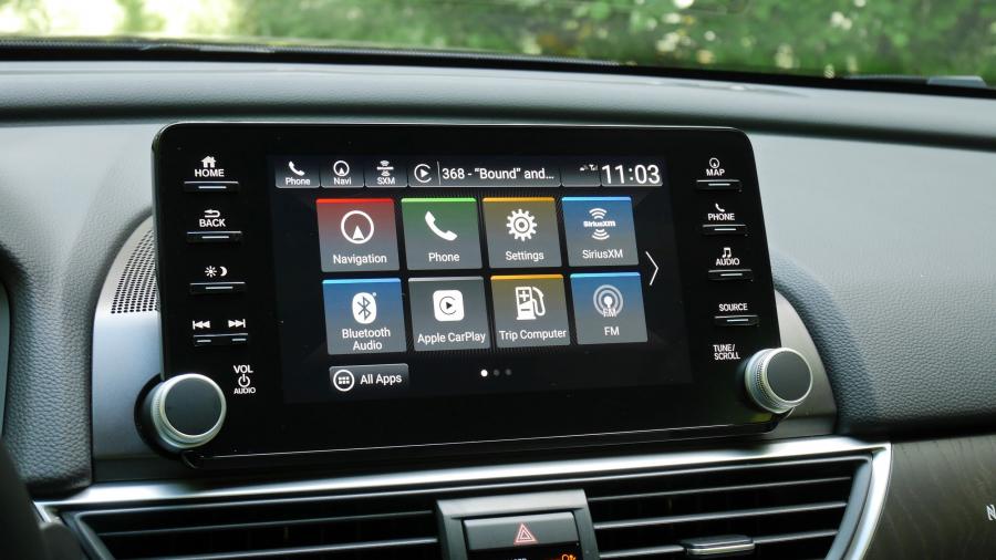 Детали интерьера Honda Accord Touring Hybrid 2017 года  (NA) (фото 44 из 170)